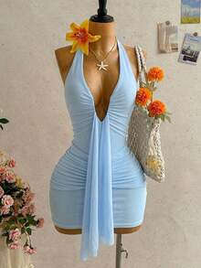 Vestido mini casual de vacaciones para mujer con escote en V profundo, cuello halter con lazo, y drapeado.Adecuado para la playa, cruceros y festivales de música en verano - Celeste - Ver 10