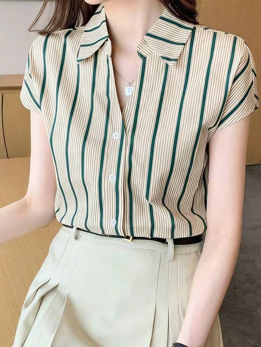 女士夏季休闲度假日常通勤撞色条纹印花V领蝙蝠袖宽松衬衫