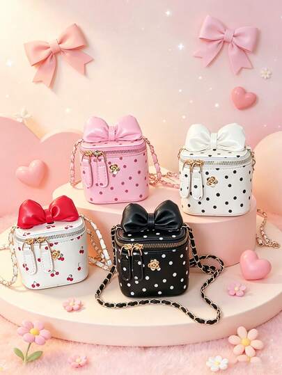 Chiếc túi xách mini kiểu dáng thời trang và dễ thương này với điểm nhấn là chiếc nơ xinh xắn, có thiết kế độc đáo, phù hợp với nhiều dịp và mục đích sử dụng. Nó rất đa năng và dễ mang theo, hoàn hảo cho các hoạt động ngoài trời, vui chơi, đi làm và nhiều hơn nữa. Đây là món quà hoàn hảo dành cho các bạn tuổi teen.
