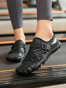 HDOXSE Men's And Women's Lightweight And Breathable River Tracing Shoes Are Available With White/Black, Black/White, And All-Pink Soles, Offering Comfort For Standing And Running. Ideal For Outdoor Wear, They Feature Shock Absorption, A Low-Cut Lace-Up Design, And Durable All-Terrain Traction. - 黑色 - 查看 3