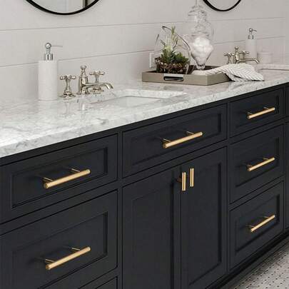 Tiradores de gabinete modernos y lujosos de color dorado - Manijas de barra en T de aleación de aluminio premium, ideales para gabinetes de cocina, tocadores de baño y puertas de armarios. Con una instalación DIY fácil, un diseño elegante y moderno, y un acabado duradero y resistente a la oxidación, estos tiradores son la opción perfecta para actualizar sus cajones y gabinetes, disponibles en una variedad de tamaños.