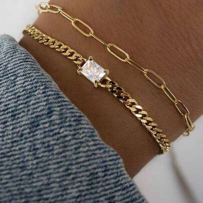 Bộ 2 chiếc vòng tay mặt dây chuyền hình vuông màu trắng tối giản đính đá Cubic Zirconia, thích hợp để đeo đi dự tiệc và lễ hội âm nhạc.