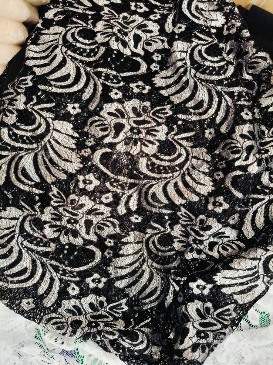 Women's Long-Sleeved Bodysuit With Comfortable Sheer Lace - 銀色 - 查看 1
