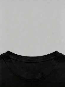 Áo croptop cổ tròn thời trang thường ngày cho nữ, in hình môi ánh kim, kiểu dáng giản dị và đa năng, phù hợp cho những buổi đi chơi hàng ngày với bạn bè và gia đình, du lịch, nghỉ mát, dạo phố, mua sắm và các dịp khác. Áo thun in hình dành cho nữ, áo thun ngắn tay hàng ngày, áo thun dệt kim màu đen, trang phục cần thiết cho mùa hè, áo thun nữ mùa hè. - màu đen - Xem 3