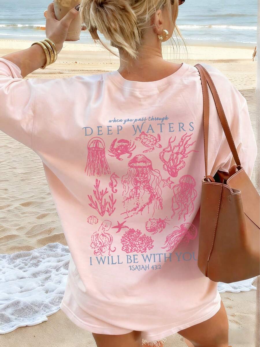 女款夏季休閒 2026 新款寬鬆垂墜上衣，印有深海生物與字母圖案，休閒慵懶美式復古療癒風短袖T恤，適合海邊出遊、舒適日常穿著與週末小憩