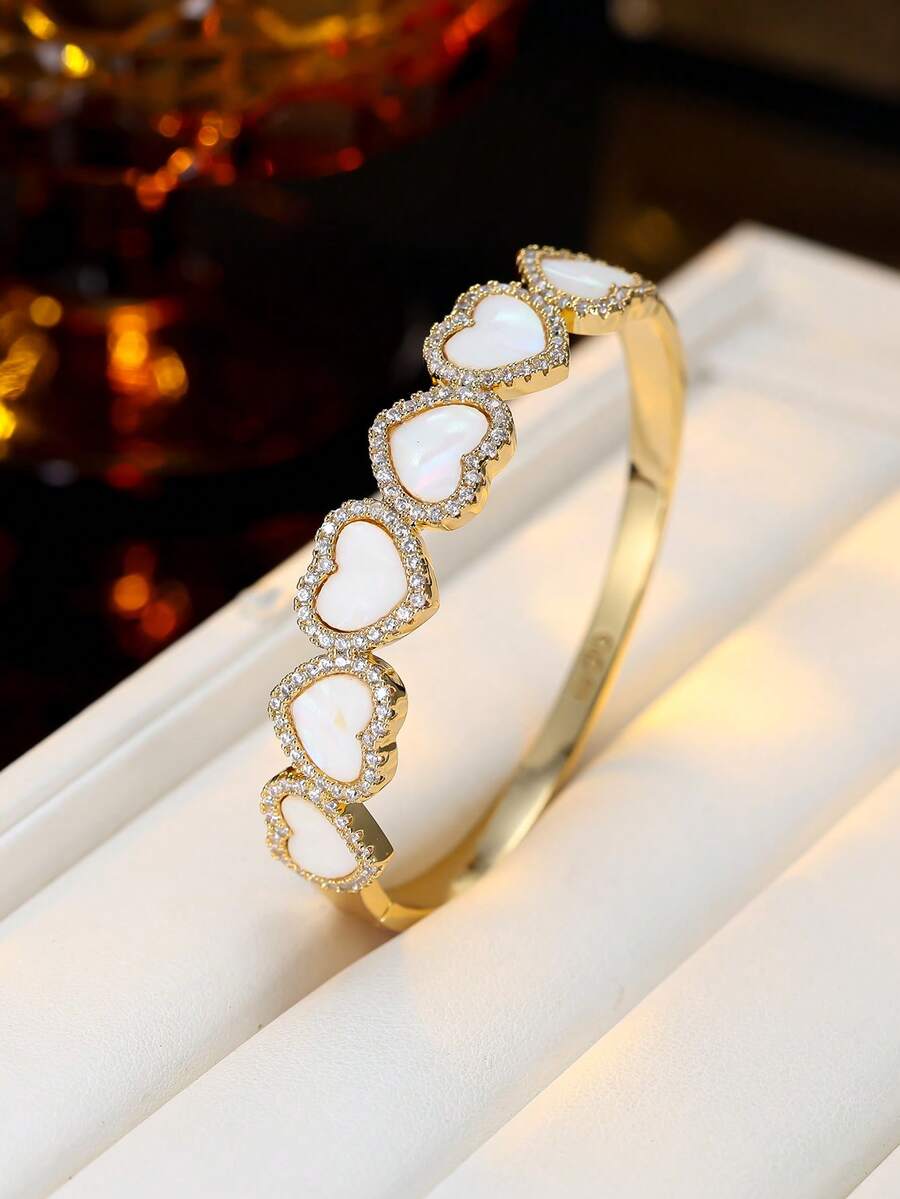 1pc Women's Bracelet, Fashionable Heart-Shaped Splicing Design, Elegant Delicate Heart Niche Versatile Accessory Suitable For Daily Wear