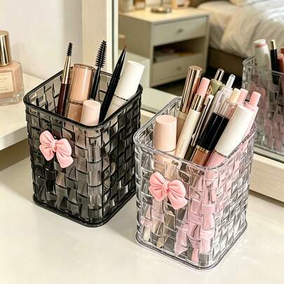 1pc Transparent Desktop Storage Box With Decorative Pink Bow, 2 Color Options Available. Durable Pen Holder And Storage Compartment, Size: 4.13*2.95*2.95 Inches, With Pen Cup And Storage Divider, Suitable For School Supplies, Office, Dorm, Cosmetics, Skincare And Office Essentials