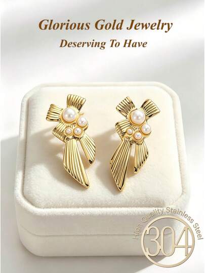 A Pair Of Thick Women's Golden Declaration Earrings, Classic Antique Faux Pearl Earrings, Large Irregular Pearl Floral Earrings, With Unique Texture Design, Fashionable Jewelry Gift, Exquisite Wedding Jewelry Gift, Simple Yet Fashionable Earrings, Suitable For Ladies To Wear Daily Or As A Gift.