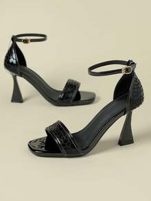 9cm Sandali con tacco alto lucido in pelle verniciata, punta aperta, eleganti e alla moda per vacanze/ufficio, stile sexy da discoteca, texture in pietra retrò, scarpe versatili per abiti, collezione primavera/autunno 2026, stampa leopardata irregolare e casuale, sandali romani con fibbia e punta quadrata, taglie 3-10 - nero - Visualizzare 2