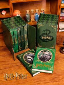 Harry Potter 1組筆記本禮盒，包含4本金色蛇院主題筆記本、50張酷貼紙、1個馬爾福金屬鏤空書籤、1個馬爾福馬口鐵徽章 - 帶有蛇院標誌與角色色彩的高級日記本，適合創意寫作、日常筆記、旅行日誌、個人規劃，給粉絲與收藏家的完美魔法禮物 - 彩色 - 查看 5