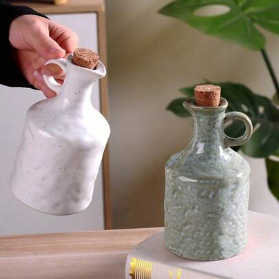 1pc European Style Kitchen Oil Bottle, Household Sauce & Vinegar Bottle, Creative Handmade Textured Ceramic Oil Pot, Suitable For Hotel And Home