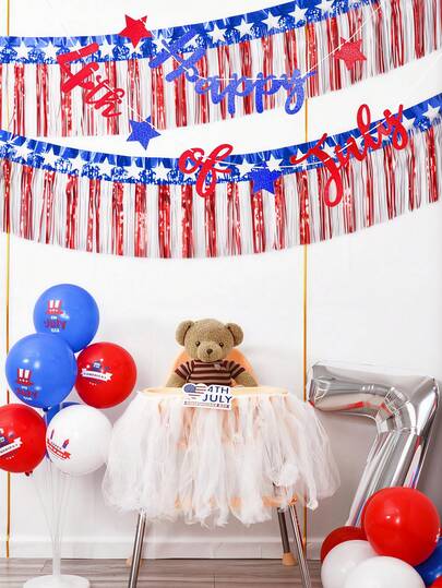 Conjunto de 3 peças de decoração para o 4 de julho: guirlanda de metal com borla, decoração em folha metálica e estrelas vermelhas, brancas e azuis - perfeitas para desfiles, comemorações de aniversário e festas patrióticas.