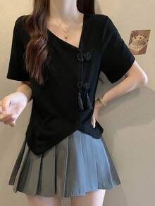 レディース チャイナ風 Tシャツ 半袖 カットソー トップス チャイナボタン タッセル Vネック アシンメトリー イレギュラーヘム デザイン性 高見え 個性派 モード系 着痩せ 体型カバー お腹周りカバー 華奢見え 骨格ウェーブ 骨格ストレート 大きいサイズ ゆったり きれいめ カジュアル 大人可愛い ブラック 黒 夏服 春夏 秋服 デイリー デート オフィスカジュアル お出かけ 女子会 上品 清楚 無地 シンプル 伸縮性 柔らかい 細見え 20代 30代 40代 50代 - ブラック - チェックする 1
