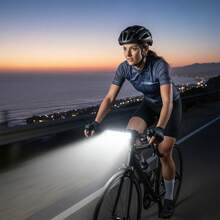 2000 Lumen Aluminum Bicycle Headlight, USB-C Rechargeable LED Bike Light With Power Indicator, Super Bright Night Riding Cycling Accessory For Commuters - Black - View 10