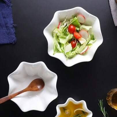 1 Set White Ceramic Half Lotus Leaf Shaped Plate, Tray, Nut Bowl, Coffee Tableware, Vintage Minimalist Style, Kitchen Accessories, Suitable For Parties, Gatherings, Snack Shops, Food, Home Decor, Great Gift For Family And Friends, Perfect For Birthday, Anniversary, Valentine's Day, Teacher's Day, Graduation, Back To School, Thanksgiving, Etc.