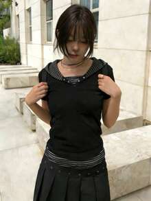 YCYC 韓式風格秋冬條紋拼接鈕扣連帽短袖女款 T-shirt 上衣 - 黑色 - 查看 2