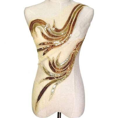 Pacote com 2 unidades de apliques bordados em formato de chama com lantejoulas, ideais para decoração de figurinos de palco e dança latina.