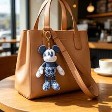 迪士尼米奇牛仔豹子趣味科学系列毛绒包挂饰，可爱毛绒动物吊坠，柔软卡通装饰，可挂在背包和手提包上，日常包包挂饰，迪士尼粉丝和收藏家的完美礼物 - 藍色 - 查看 3