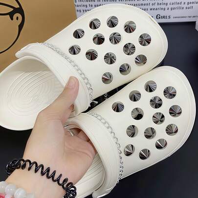 30个朋克风黑色铆钉链条鞋饰配件，DIY可拆卸鞋坠，适用于花园鞋、木屐、拖鞋、沙滩凉鞋，是派对和生日的绝佳礼物。