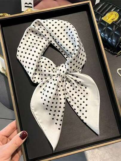 1条女士优雅复古波点印花薄缎面方巾，波西米亚复古休闲女士围巾/披肩，轻盈舒适的女士头巾，适合春夏日常穿着和外出。