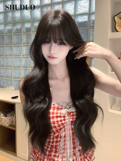 alicegarden Peluca sintética rizada de 30 pulgadas de largo, con estilo de cabello ondulado natural, color negro marrón. Diseñada con flequillo, hecha de fibra resistente al calor, duradera y de larga duración. Esta peluca es adecuada para uso diario, con una apariencia natural y realista, simulando el cabello real. También es un regalo ideal para mujeres.