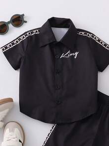 Kleinkind Jungen Frühling/Sommer Kurzarm Hemd und Shorts 2-teiliges Set, schwarz und gold Schleife, König Buchstaben Muster Hemd und passende bedruckte Shorts, vintage lässiger Streetwear Outfit für den täglichen Gebrauch, Schule, Outdoor - Schwarz - Übersicht 7