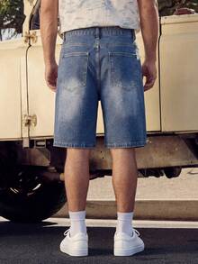Quần short denim màu xanh dương đính đá lấp lánh, chất liệu denim cổ điển đã qua xử lý, điểm xuyết họa tiết chòm sao dày đặc, tạo hiệu ứng ánh sao lung linh, món đồ thời trang hoàn hảo cho các bữa tiệc. - Màu xanh lam - Xem 5