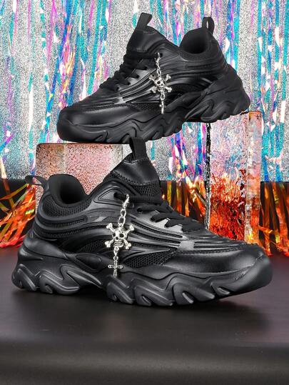 Women's 5CM Platform Chunky Sneakers With Silver Skull Cross Metal Decor, Mesh Breathable EVA Outsole, Black Casual Sports Shoes For Y2K Fans, Daily Commute, Students, Campus, Soft, Non-Slip, Lightweight And Comfortable
