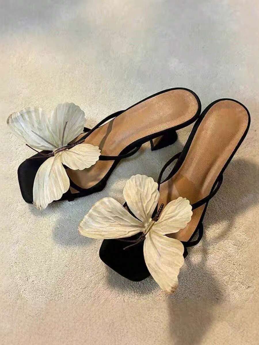 Giày sandal cao gót nữ, mẫu mới Xuân/Hè 2026, thiết kế hoa bướm giả 3D, sandal cao gót hở mũi thời trang, thanh lịch và đa năng.