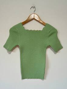 Women's Romantic Ribbed Modal Knit Blouse With Square Neckline And Short Sleeves. - Verde Oliva - Ver 1