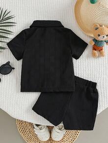 Bộ 2 món cho bé trai: áo và quần short thêu hình gấu có túi, kiểu dáng thời trang đường phố. - màu đen - Xem 3