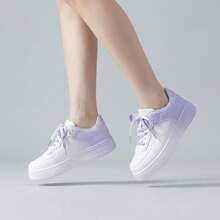 Tenis de mujer casuales zapatillas blancas mujer de cuero sintético con suela de caucho calzado deportivo para estudiantes con diseño degradado y cordones zapatos para mujer estilo urbano a la moda cómodos transpirables y ligeros con plataforma plana versátiles y antideslizantes para uso diario - Morado - Ver 3