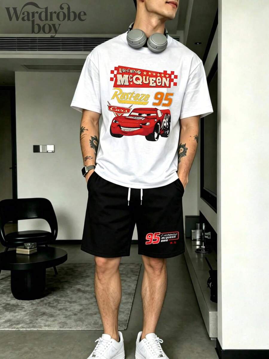 Disney Licensed Short-Sleeve Printed T-Shirt And Shorts Set, Men's Black And White Two-Piece Set, Lightning McQueen Car Cartoon Printed T-Shirt And Shorts Set, Suitable For Family Outings And Vacations. Suitable For Both Men And Women. Comfortable And Breathable. - 黑色+白色 - 查看 1