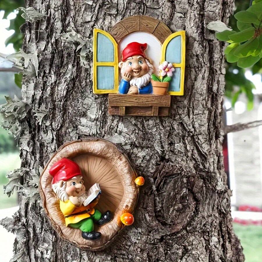Una figurita de elfo de jardín en miniatura se puede usar como decoración de alféizar de ventana, escultura de cara de árbol, guardián de jardín o un encantador adorno de enano, que embellece perfectamente los árboles del jardín y el patio, y también hace un regalo creativo para amigos y familiares. - A - Ver 1