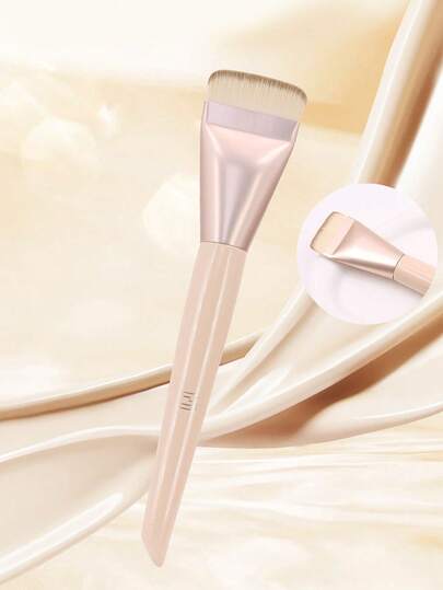 1支平头粉底刷，超薄无缝设计 | 1支柔软合成刷毛粉底刷，不吸粉，符合人体工学手柄，打造无瑕底妆，适合所有肤质，日常及专业使用，夏季妆容必备