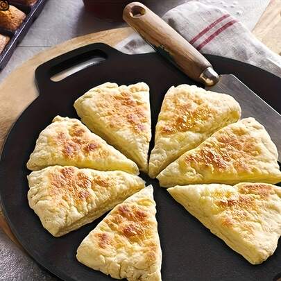 12.2英寸预先养护的铸铁煎锅 | 圆形烤盘，带双大环形把手，经久耐用，加热均匀，适用于烤箱、炉灶、烤架或篝火，是披萨爱好者的理想厨房工具