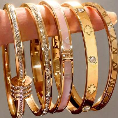 Set de 5 piezas de pulseras de acero inoxidable chapadas en oro de 18K, con diseños de números romanos y conchas, resistentes al agua y a la decoloración, adecuadas para uso diario, aniversario, Día de la Madre, San Valentín, Navidad, graduación, regalo de cumpleaños