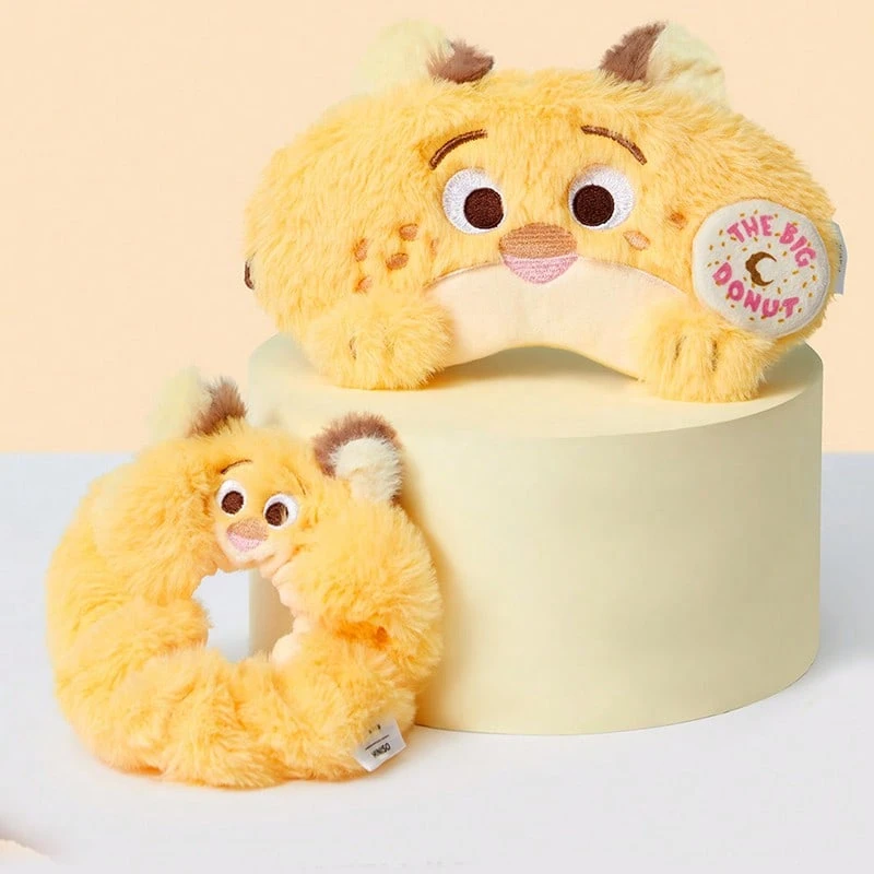 Miniso 迪士尼疯狂动物城尼克和克劳豪瑟3D毛绒眼罩和发圈套装，柔软遮光，适合午睡、旅行和清洗，也适合办公室午睡、出差和居家清洗（1件装） - Clawhauser - 查看 1