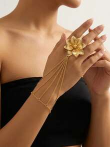 1pc 3D Textured Gold Flower Chain Tassel Linked Finger Ring Bracelet, Volumetric Petal Design Suitable For Summer Wear - Yellow Gold - View 5