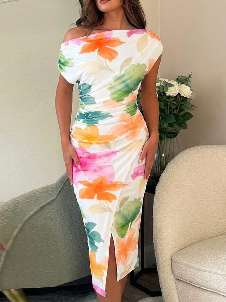 ChicMe 女款碎花V領中長洋裝,抓皺貼身包臀開衩設計,夏季度假派對穿搭白色優雅風 - 白色 - 查看 1