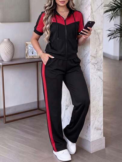 Completo casual da donna per pendolari, giacca con cappuccio comoda e ampia in patchwork a contrasto di colori, maniche corte + pantaloni dritti a gamba dritta a righe a contrasto di colori, set da 2 pezzi, nuova collezione primavera/estate, comodo e versatile, top con cappuccio a maniche corte a contrasto di colori e pantaloni larghi a vita alta, set da 2 pezzi