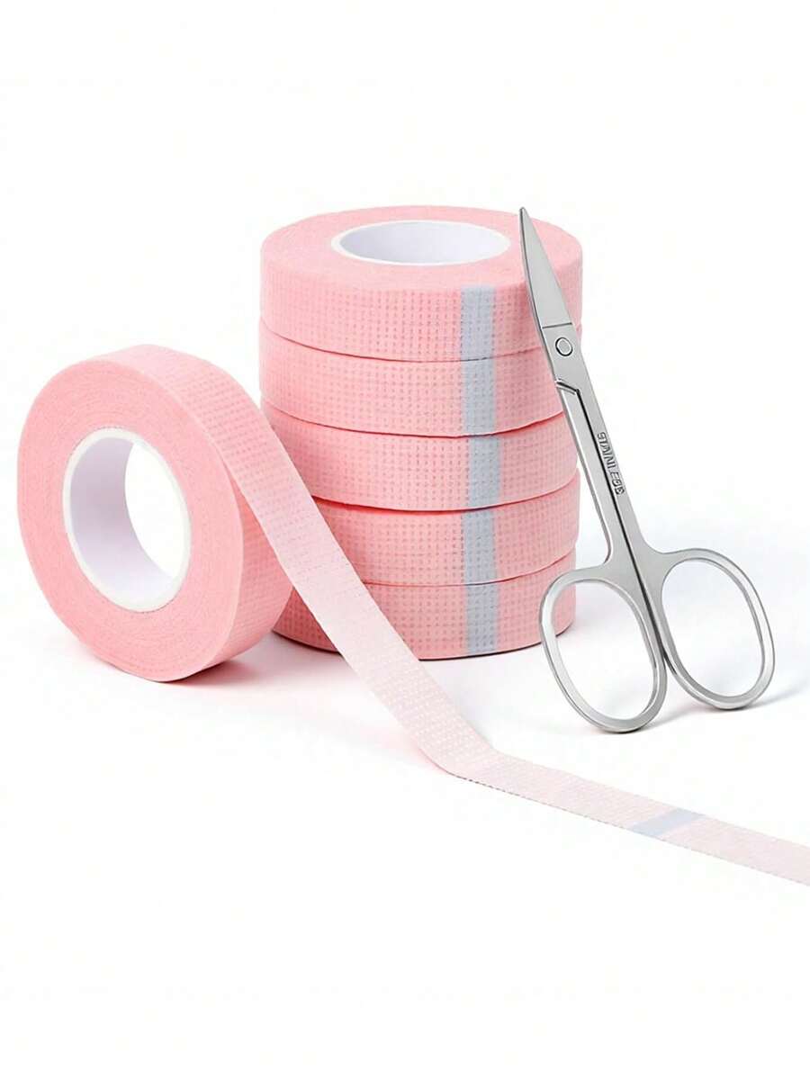 Bộ 7 món trang điểm mắt, gồm 6 cuộn băng dính: bút kẻ mắt, mascara, băng dính nối mi, kéo tỉa lông mày, phấn mắt, bút kẻ mắt, băng dính keo dán mi thoáng khí, và các nhãn dán trang điểm DIY bằng vải không dệt.