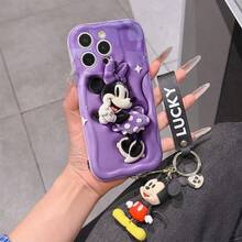 Este estuche de teléfono con cordón de Mickey Mouse de Disney está completamente cubierto de material TPU. Es a prueba de golpes, ligero y compatible con iPhone17/16/11/13/15/15 Plus/15 Pro/15 Pro Max/12/14 Pro Max/11 Pro Max/12 Pro/12 Pro Max/13. Este estuche de teléfono es un regalo de cumpleaños o de negocios popular; es duradero, resistente a las manchas y a las huellas dactilares, y adecuado tanto para hombres como para mujeres. El set también incluye un estuche de teléfono de Mickey Mouse y una pulsera de peluche de Mickey Mouse. Es un regalo perfecto para amigos y familiares. Este elegante estuche de teléfono es divertido, ligero y duradero. Estuche de teléfono iPhone17 Pro Max, estuche de teléfono Minnie Mouse. - Blanco - Ver 6