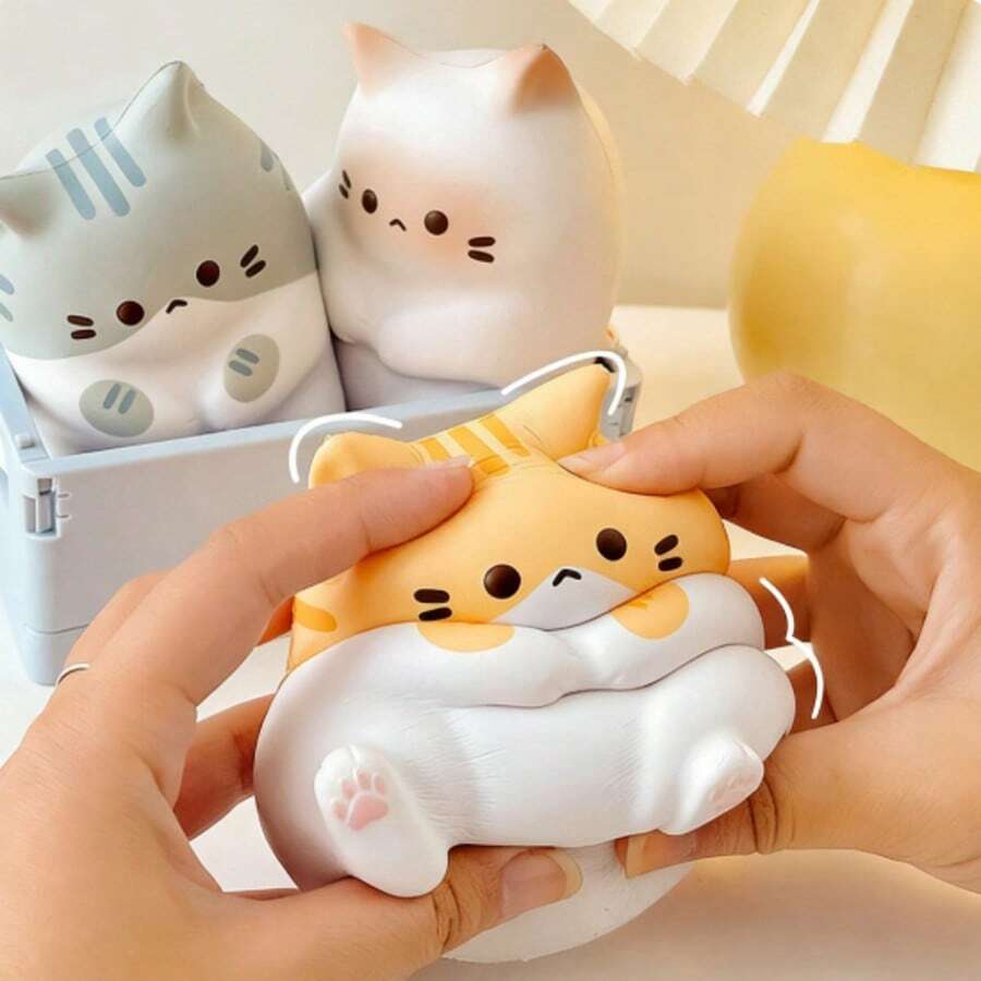 1个6厘米可可猫迷你挤压玩具，款式多样，减压工艺品，装饰品，治愈礼物，适合办公室减压，情人节礼物（随机颜色包装和发货）