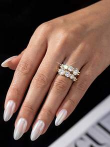 1 chiếc nhẫn bạc 925 đính đá Moissanite tròn 0.8ct, có thể điều chỉnh kích cỡ, thanh lịch và sang trọng, thích hợp làm quà tặng đính hôn, cưới, quà tặng bạn thân, sinh nhật, kỷ niệm hoặc các dịp đặc biệt khác. Trang sức cô dâu. - Nhẫn hở đính đá moissanite tròn - 0,8ct - Xem 4