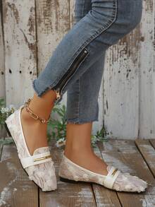 Femmes Mocassins carrés à bout carré en maille respirante avec fleurs en dentelle, chaussures décontracté à enfiler avec boucle dorée pour le port quotidien en été - Nude - Voir 6
