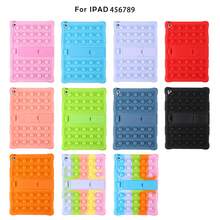 适用于 iPad 9（第八代/第七代）的儿童保护套，防震硅胶材质，适用于 iPad 10.2（2021/2020/2019 款），带手柄支架，兼容新款 Apple 10.2 英寸平板电脑。 - 玫紅色 - 查看 6