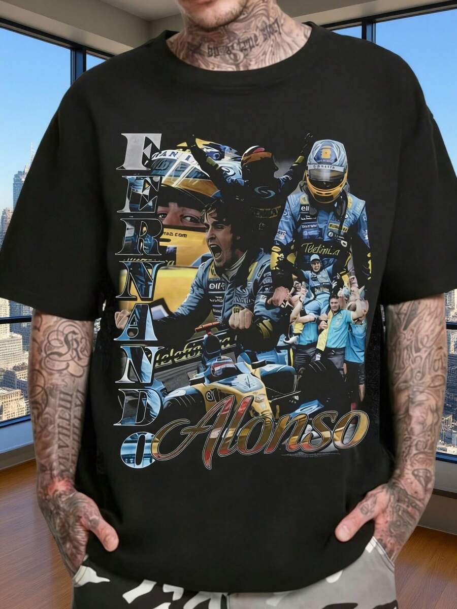 Presentiamo le magliette unisex Alonso Racing per uomini e donne, caratterizzate da un design grafico nostalgico degli anni '90.Queste camicie a vestibilità classica sono realizzate in tessuto morbido e di alta qualità, perfette per abbigliamento sportivo casual e articoli da collezione. - nero - Visualizzare 1