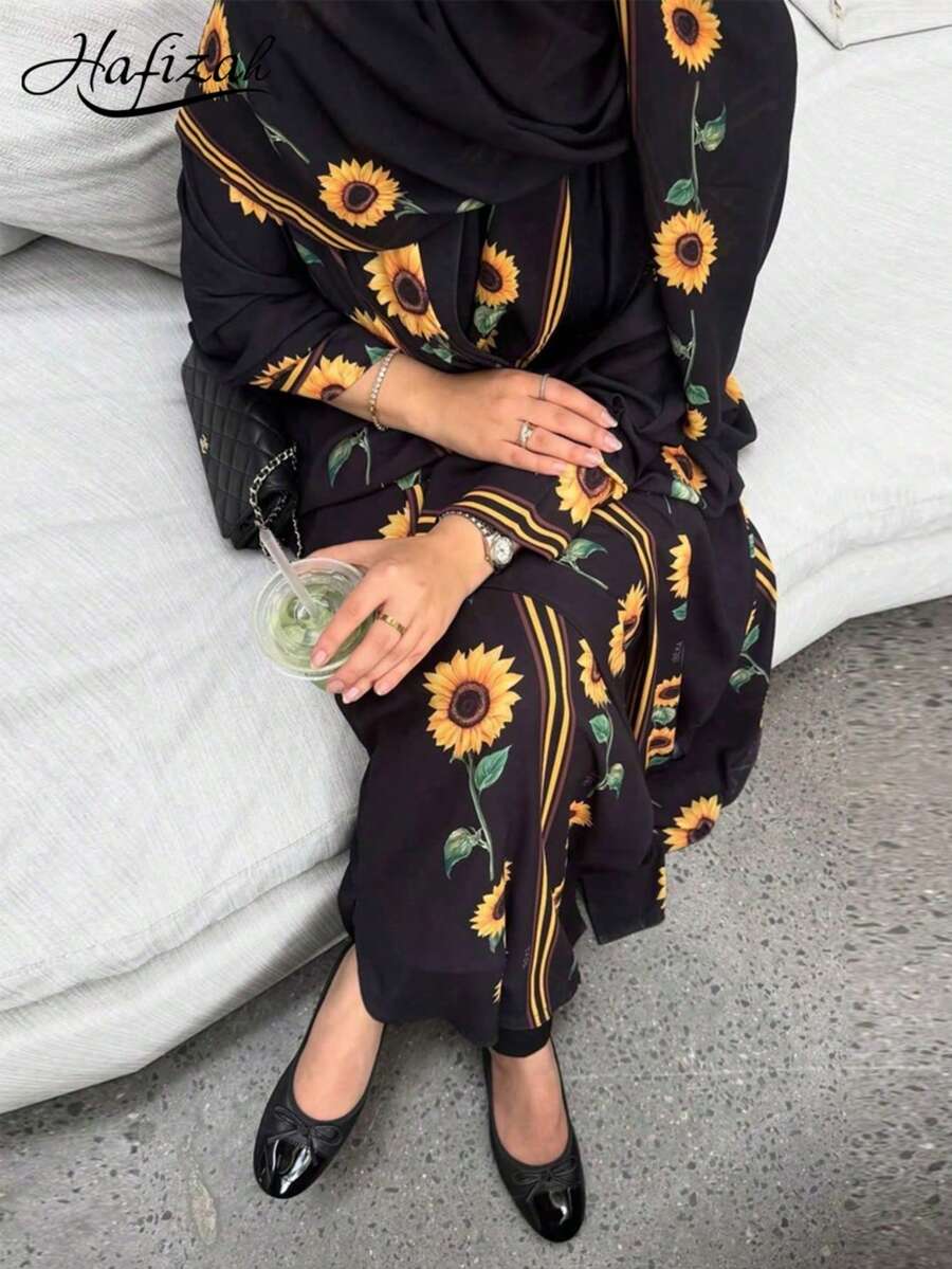 Blommig, modest kofta med huvudduk, gatumode-abaya