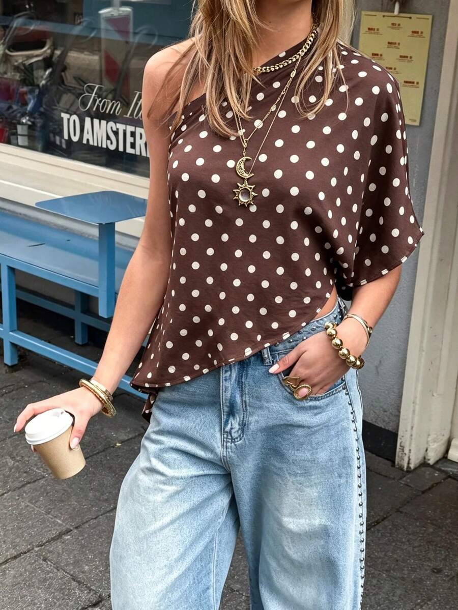 Damen Sommer elegantes lässiges braunes Polka-Dot One-Shoulder Kurzarm Top für Party Strand Urlaub Geburtstag Ausgehen - Schokoladenbraun - Übersicht 1